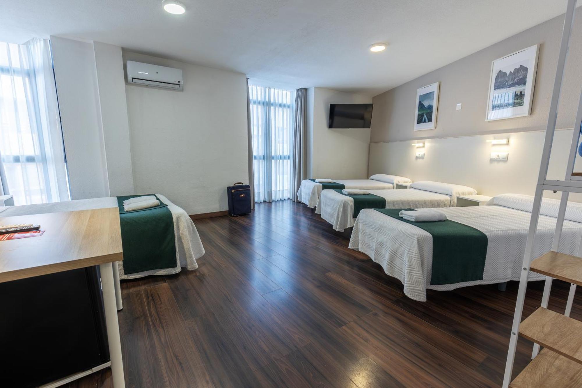 Hostal Gran Via 핀토 외부 사진