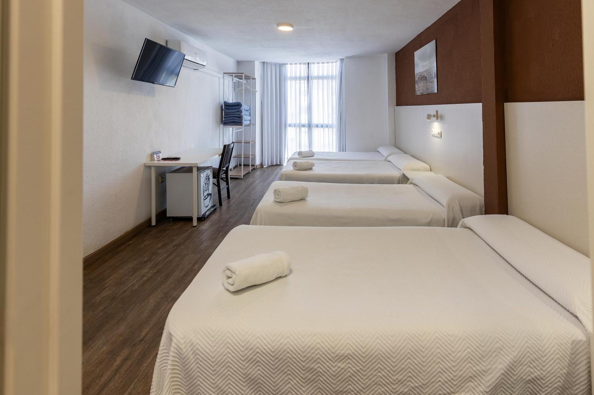 Hostal Gran Via 핀토 외부 사진