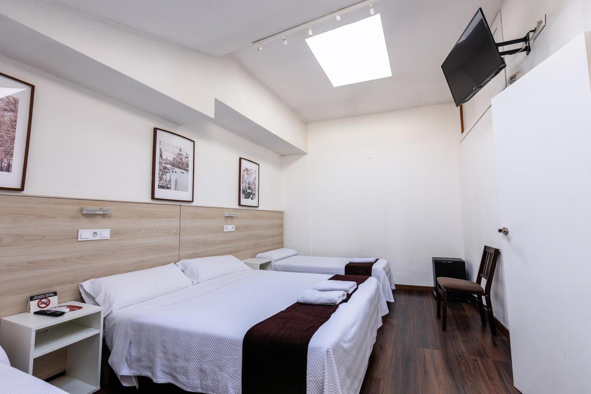 Hostal Gran Via 핀토 외부 사진